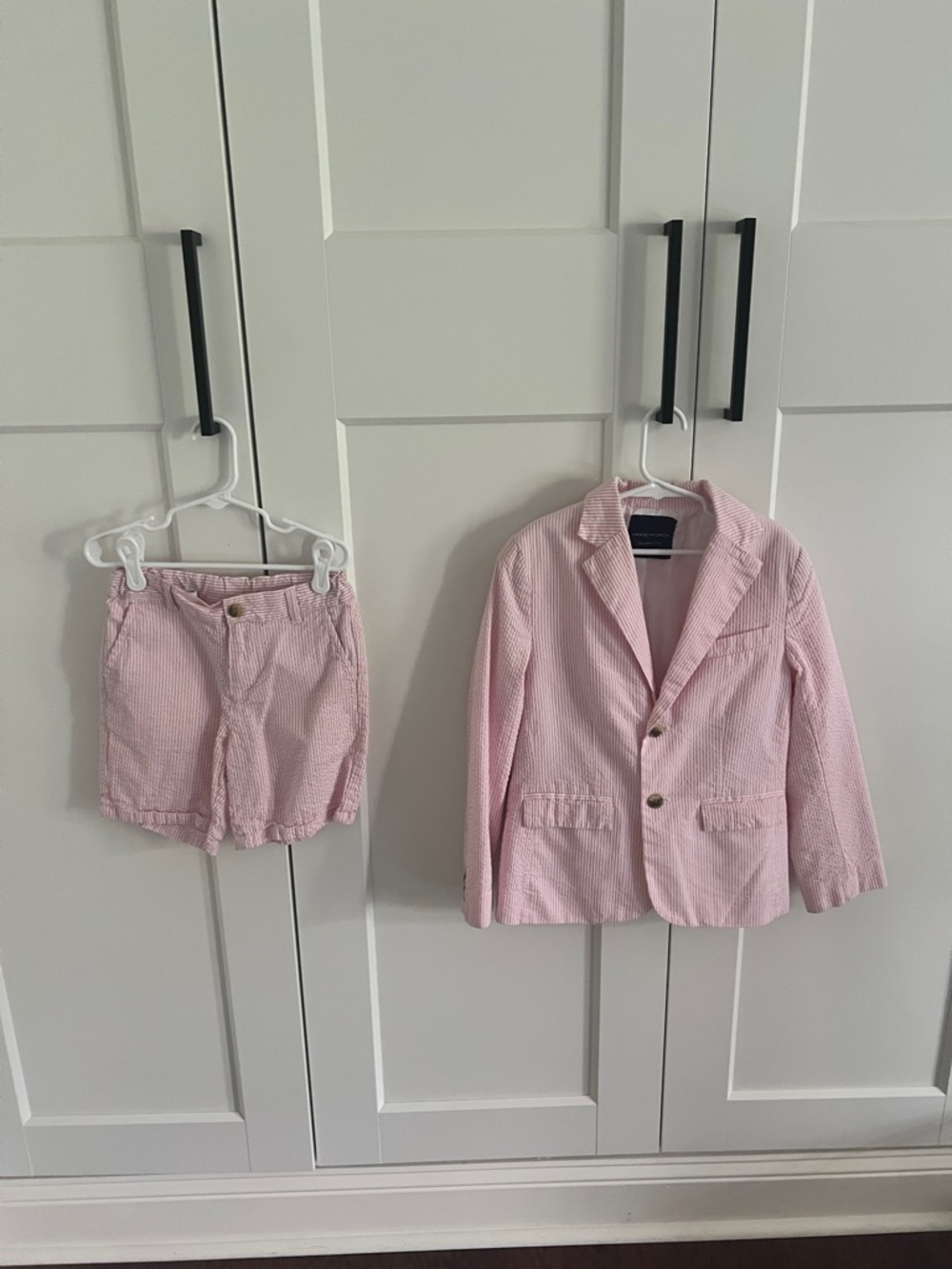 Janie & Jack pink seersucker blazer and shorts suit set